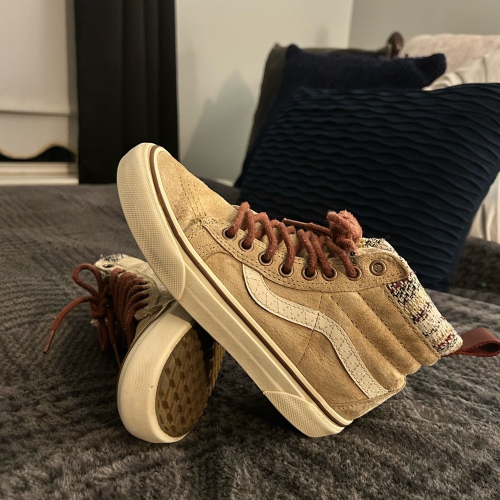 VANS Off The Wall All Weather MTE Sk8 Hi Suede Sneakers